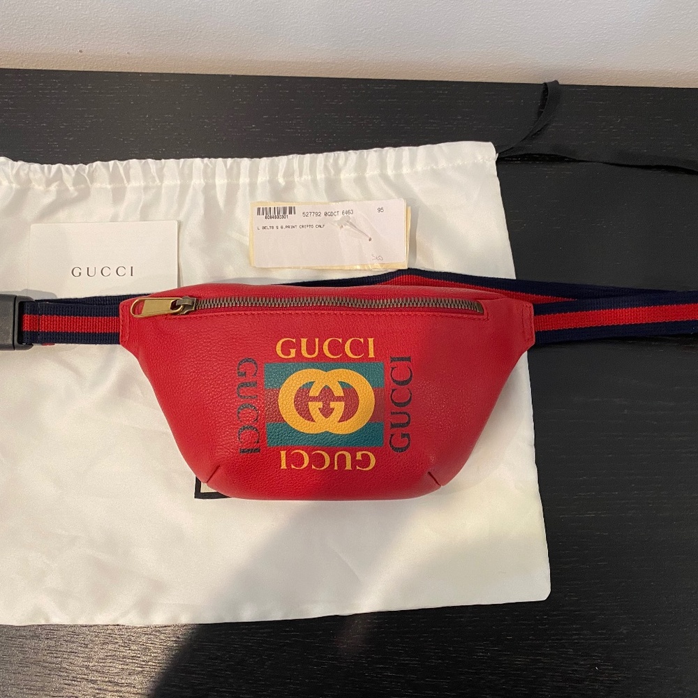 *AUTHENTIC* GUCCI Small Logo Belt Bag